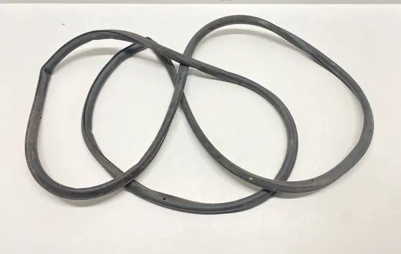 Audi A3 S3 8V Rubber seal rear door 8V5839911B 8V5839911C