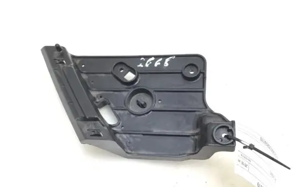 Nissan Qashqai Front bumper mounting bracket