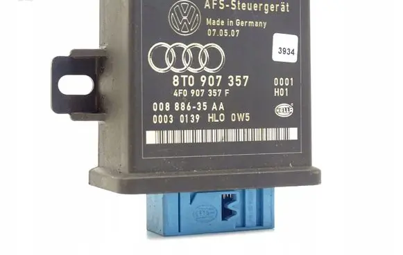 Audi A5 8T 8F Light module LCM 8T0907357