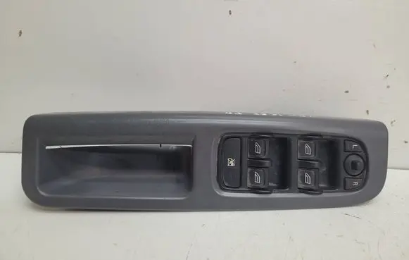 Volvo V50 Electric window control switch 8679474 3865