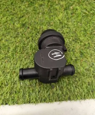 Audi Q5 SQ5 Coolant heater control valve 1J0819809 400374