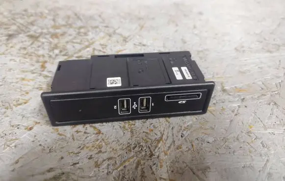 Mercedes-Benz C W205 USB socket connector A2058200126