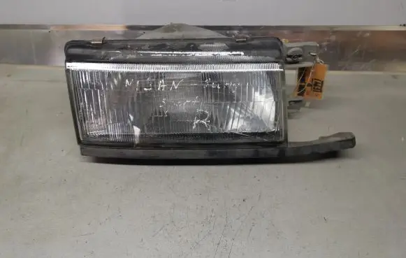 Nissan Sunny Headlight/headlamp