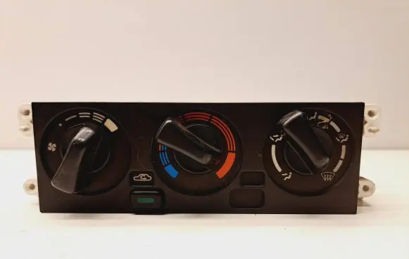 Nissan Almera Climate control unit 8A26