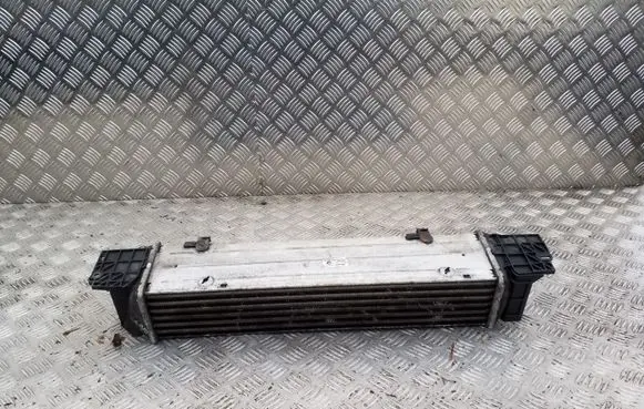 BMW 3 E90 E91 Intercooler radiator 3296399 779878802