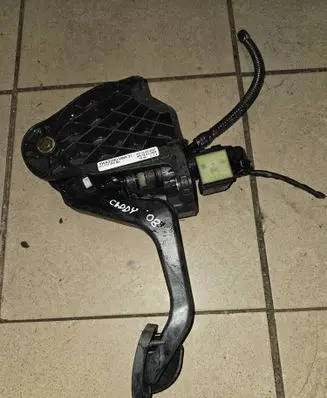 Volkswagen Caddy Clutch pedal 1T1721059BN 13032007