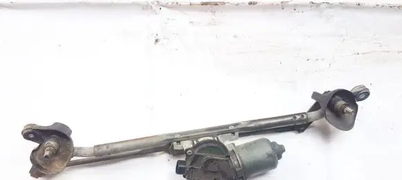 Lexus IS 220D-250-350 Front wiper linkage and motor