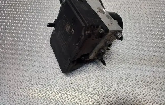 Volkswagen Caddy ABS Pump 1K0907379BS 1K0614517EG