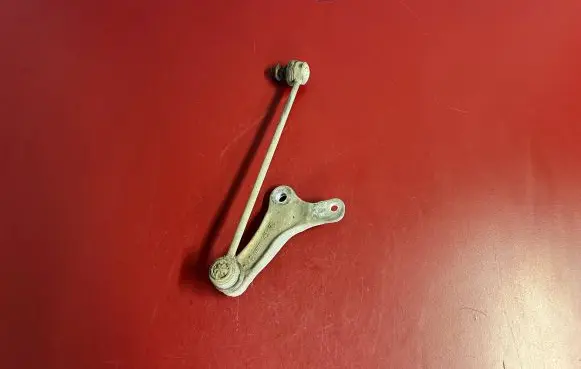 BMW 5 E60 E61 Sway bar bush bracket, front 6758527 34356758527