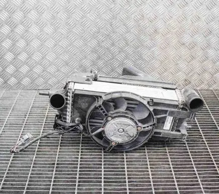 Ford Focus Intercooler radiator CV619L440VC X1436001