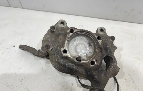 BMW 5 E60 E61 Front wheel hub 6760953L