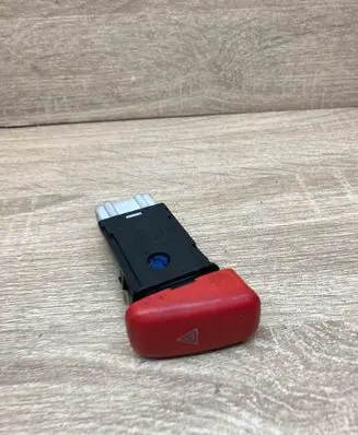 Honda HR-V Hazard light switch M17479