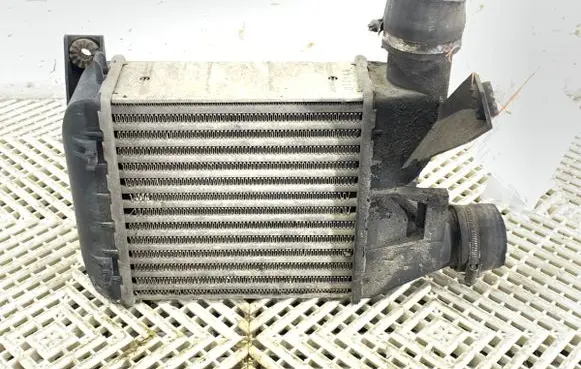 BMW 5 E39 Intercooler radiator 2246031