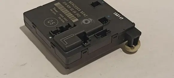 Mercedes-Benz CLS C219 Door control unit/module 2198200226