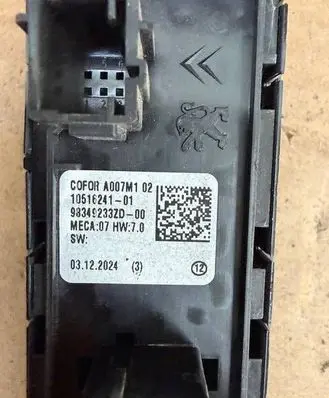 Citroen C4 III e-C4 Electric window control switch 98349233ZD