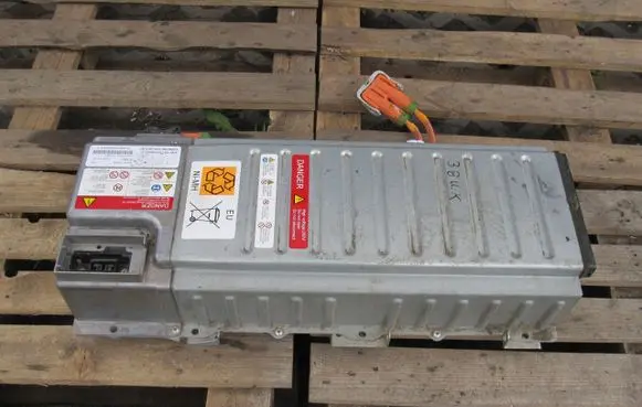 Peugeot 3008 I Hybrid / electric car battery 9677465680 9672554680
