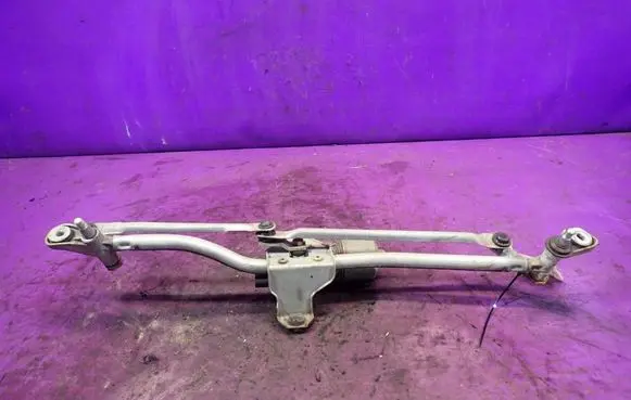 Audi A4 S4 B6 8E 8H Front wiper linkage and motor 