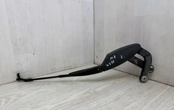 Mercedes-Benz E W211 Front wiper blade arm 4580