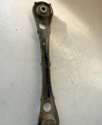 Rear control arm