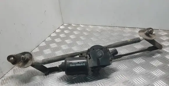 Toyota Corolla E120 E130 Front wiper linkage and motor 851101A040