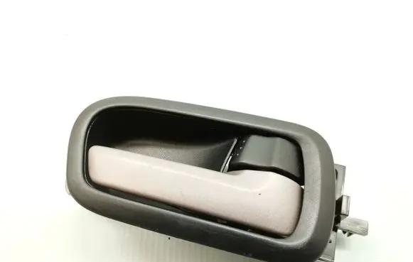 Suzuki Grand Vitara II Front door interior handle