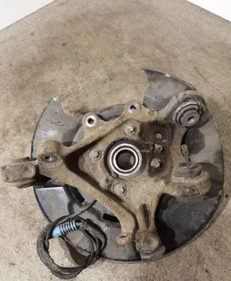 Rear wheel hub spindle/knuckle