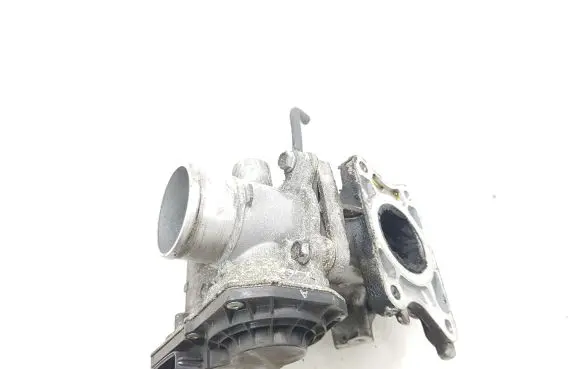 Toyota Auris E180 Engine shut-off valve 261000N030