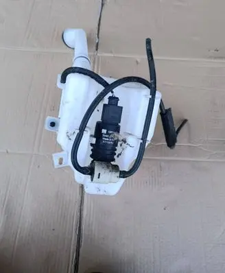 Opel Karl Windshield washer fluid reservoir/tank 42539415