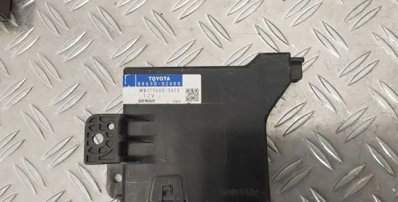 Toyota Auris 150 Climate control unit 8865002400