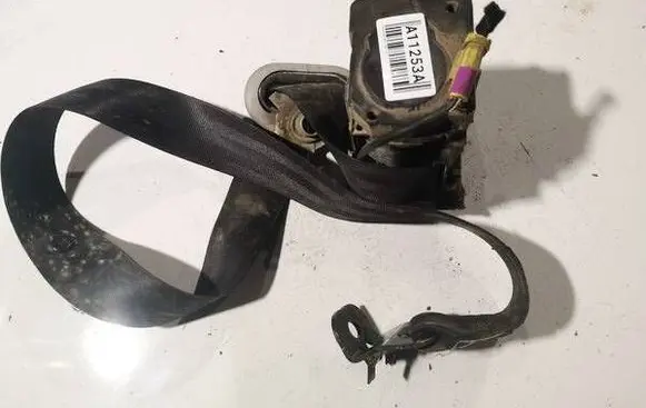 Volkswagen Golf IV Front seatbelt 