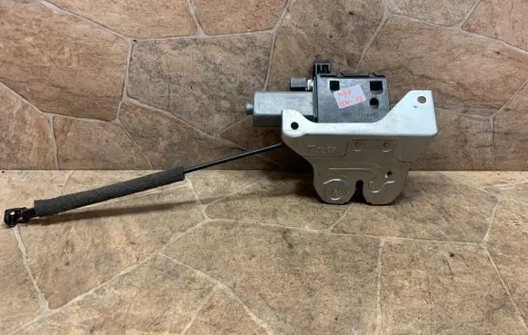 Tailgate/trunk/boot lock/catch/latch