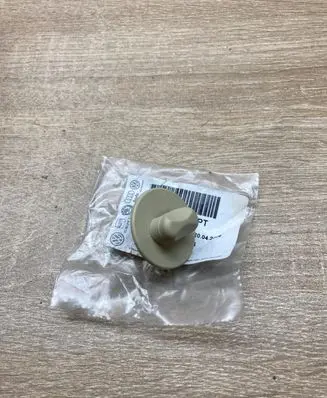 Volkswagen Golf V Floor mat clip fixing clamp 3D0864851
