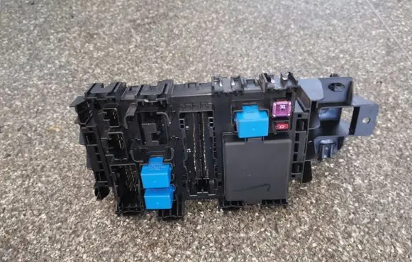 Nissan Pixo Fuse module 68K10