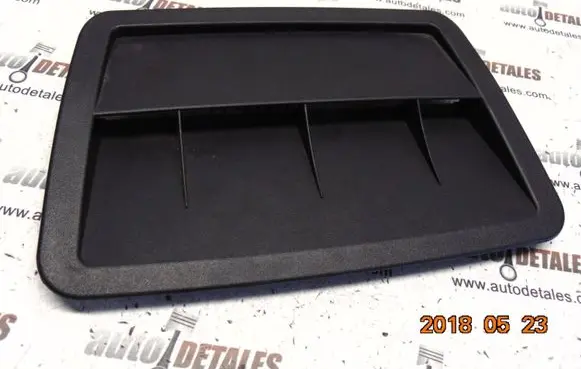 Mercedes-Benz E W211 Rear air vent grill A2118310336