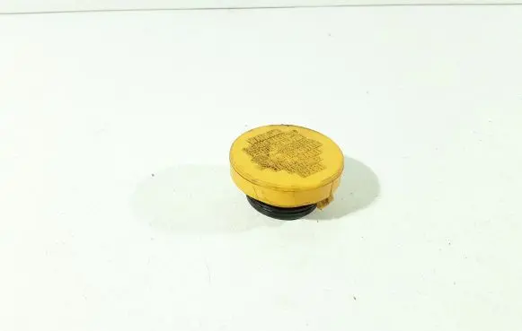 Subaru Legacy Brake fluid reservoir filler cap with level sensor 