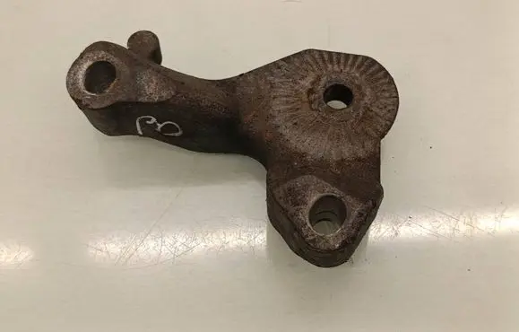 Ford Fiesta Engine mounting bracket 