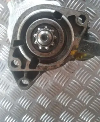Volkswagen Golf III Starter motor 0001112003 055911023K
