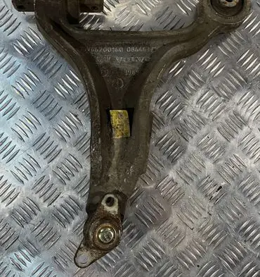 Volvo XC70 Front lower control arm/wishbone SV66200160 08646375