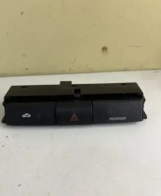 Toyota Corolla Verso AR10 Hazard light switch 153965