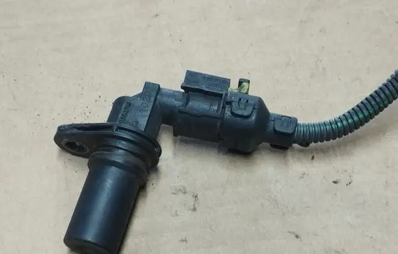 Fiat 500 Crankshaft position sensor 73502752