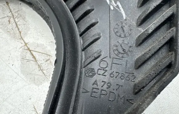 Toyota Yaris Cross Rubber seal front coupe door A797 67862
