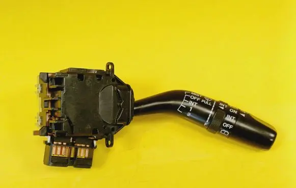 Mazda 626 Wiper control stalk 17B122