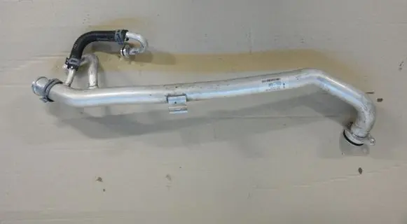 Volkswagen Touareg II Engine coolant pipe/hose 079121070CE 079121131AM