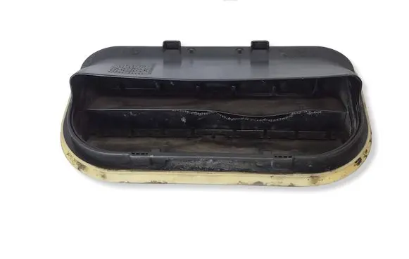 Mercedes-Benz B W246 W242 Quarter panel pressure vent A2048300442