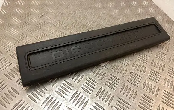 Front sill trim cover