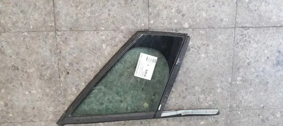 Peugeot 308 Front door window glass four-door