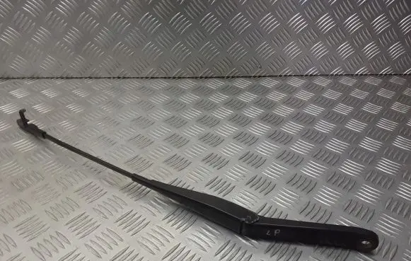 Ford Focus Front wiper blade arm 4M5117526