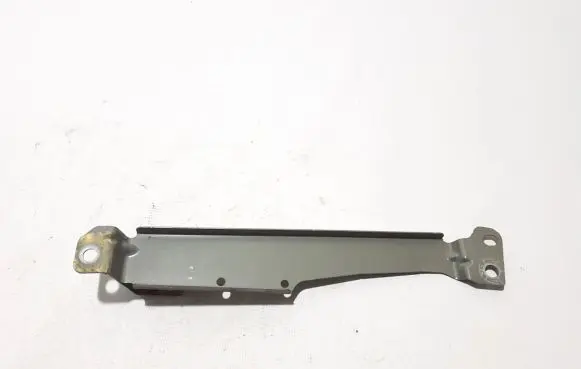 Volvo S60 Fender mounting bracket 31468234