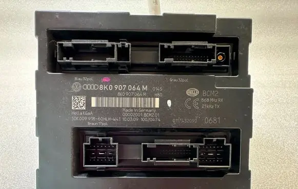 Audi A4 S4 B8 8K Comfort/convenience module 8K0907064M 00002001