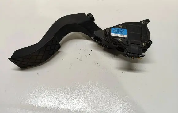 Audi A6 S6 C5 4B Accelerator throttle pedal 8D1723523M 6PV00837602